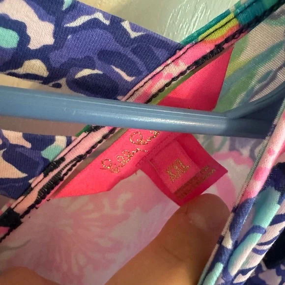 Lilly Pulitzer Blue and Pink Patterned Garment - Picture 4 of 5